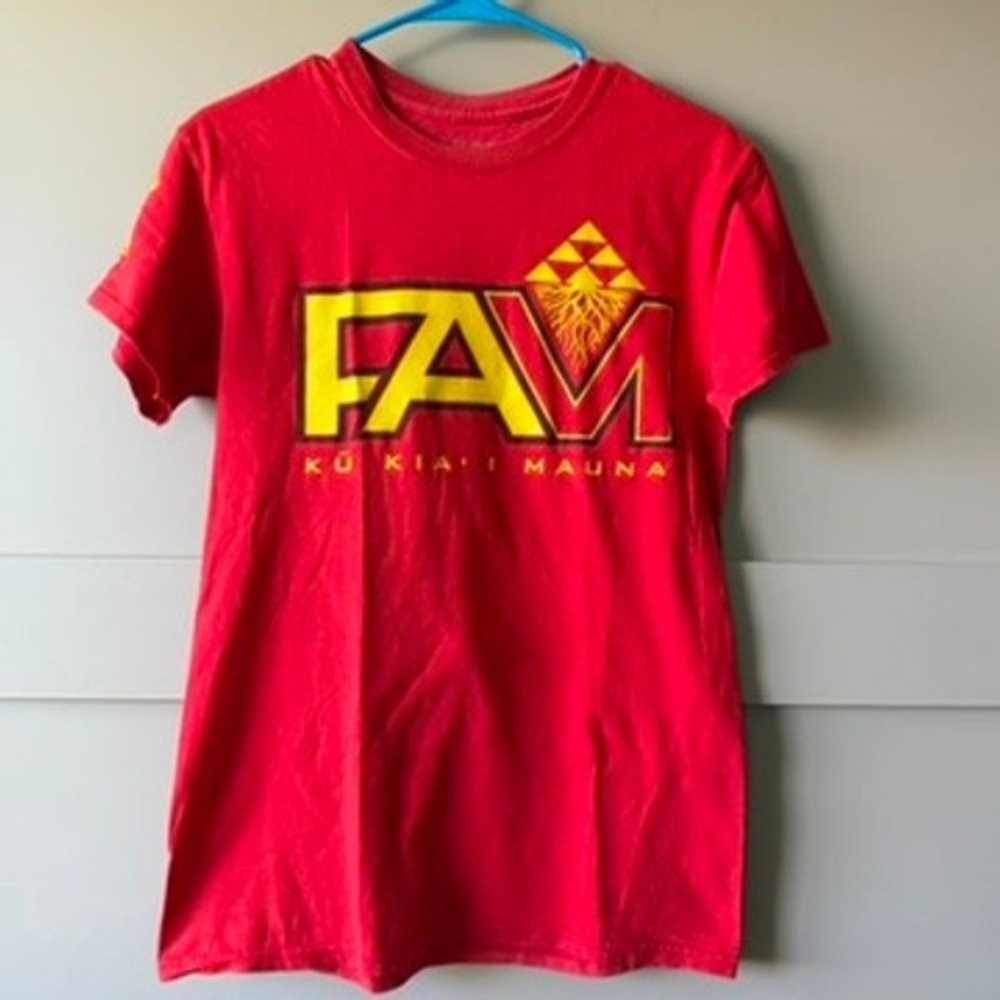 FAM Hawaii Tee Mens S‎ Red Ku Kiai Mauna Aloha Aina Graphic Cotton Shirt